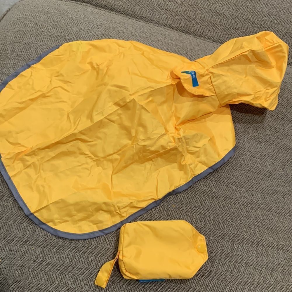 Small Dog or Cat Packable Yellow Raincoat. - Picture 1 of 7